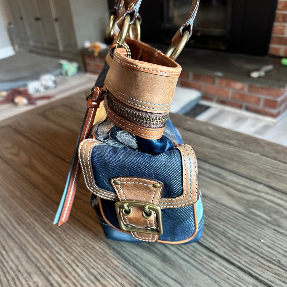 Vintage coach bag patchwork blues with leather straps and buckles - Picture 6 of 12